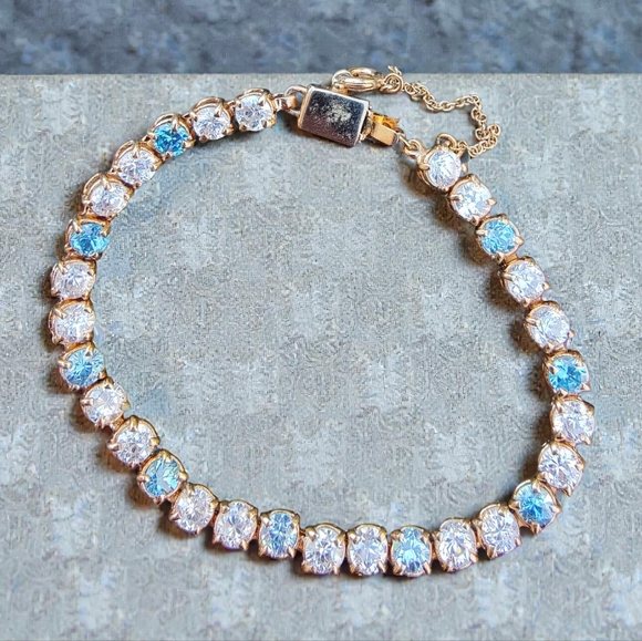 Vintage Jewelry - Vintage Gold and Blue Crystal Bracelet